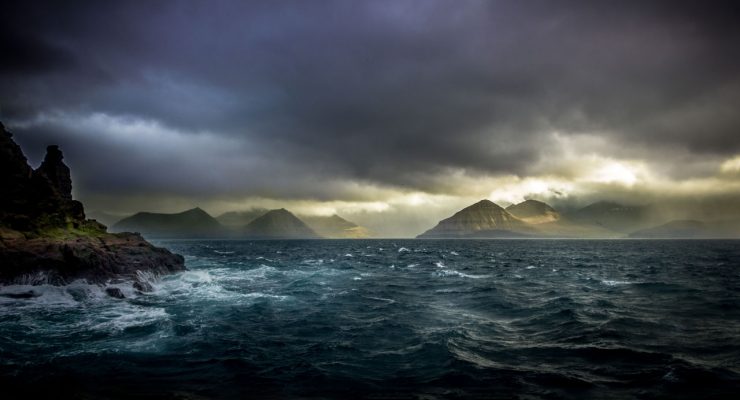 Tormenta en las Islas Feroe, Atlántico Norte