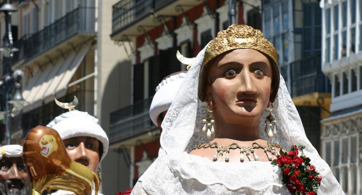 La reina europea, de la Comparsa de gigantes y cabezudos de Pamplona