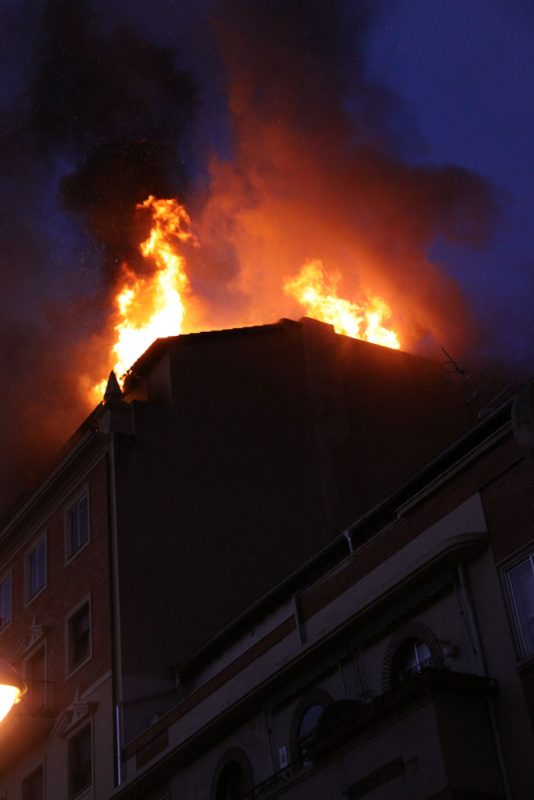 Reportero de sucesos: incendio en la calle Tafalla, 2