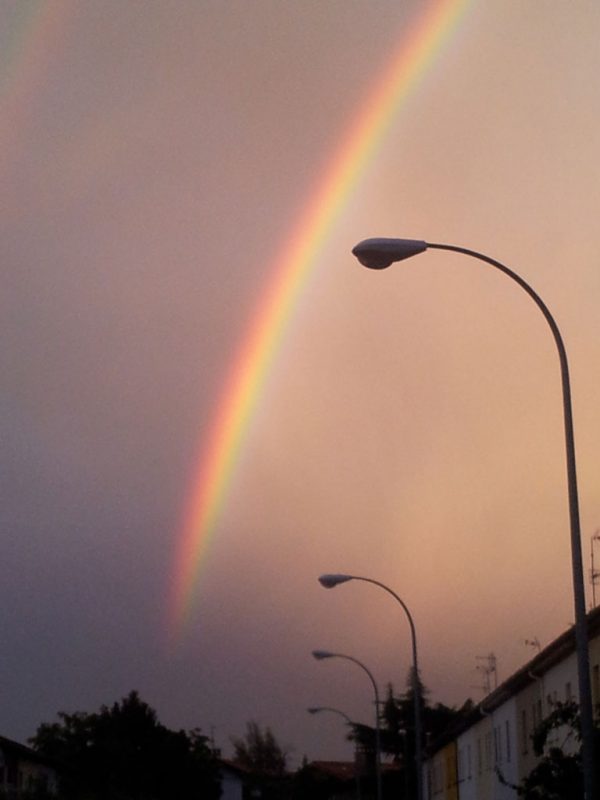 El arco iris, desde el cruce de las calles Aralar y Gorriti, 5