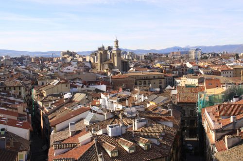 El Casco Viejo de Pamplona. Al fondo, la iglesia de San Saturnino o San Cernin