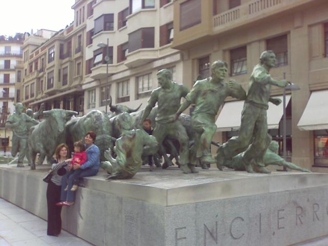 Fotografía del Monumento al Encierro de Pamplona